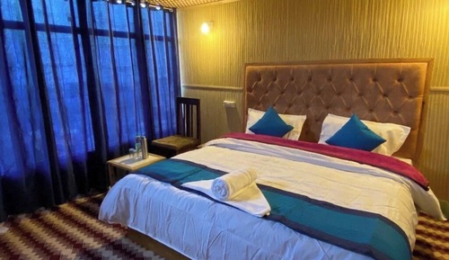 Deluxe Room, Lake View