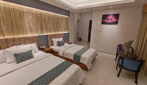 Executive Suite, City View