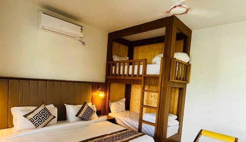 Alpine Mountain View Room