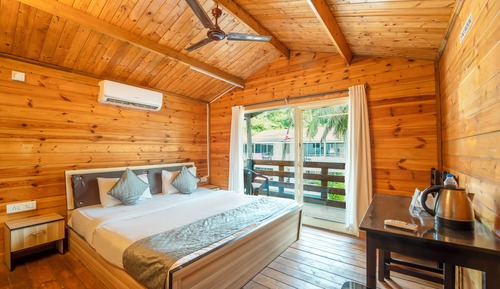 Superior Cozy Chalet with Balcony Pool view