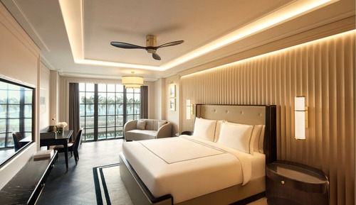 FAIRMONT GOLD 1 King Bed, Fairmont Gold lounge access