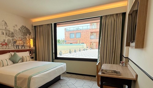 Suite, 1 Bedroom, Pool View