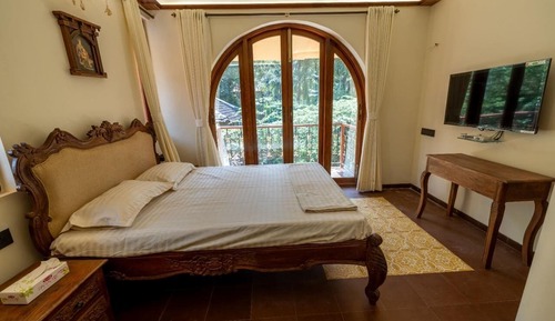 Deluxe Room, Balcony