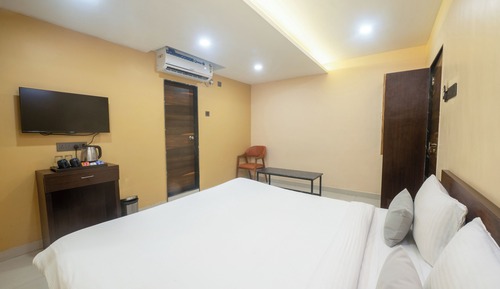 Superior Double Room, City View