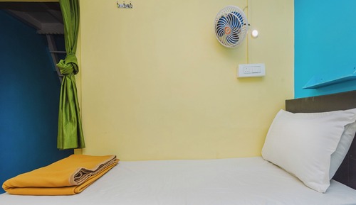Classic Shared Dormitory, Women only