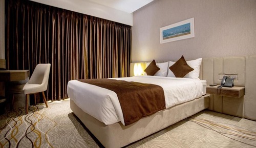 Deluxe Room, City View