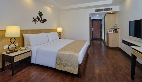 Standard Room, 1 King Bed