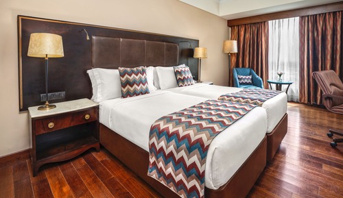 Classic Room, 2 Twin Beds, Club Lounge Access, Pool View
