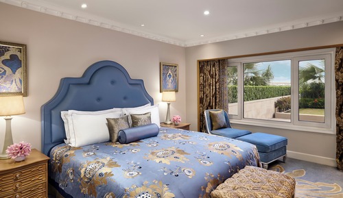 Garden Luxury Suite King Bed Pool View