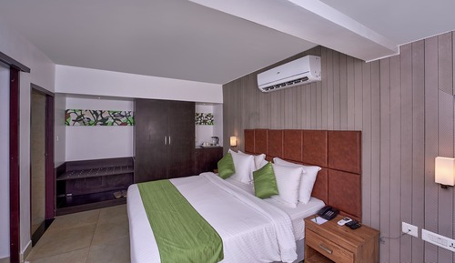 Garden Suite ( Involves Steps )