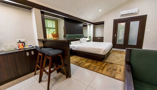 Classic Studio Suite, Garden View