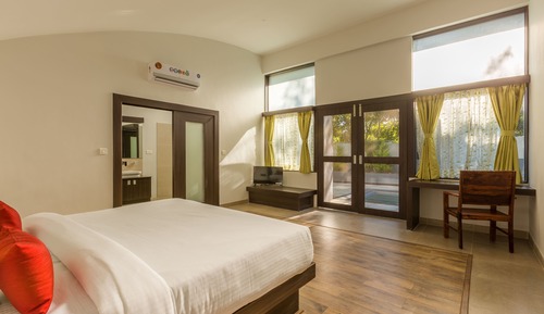 Luxury Suite, Garden View