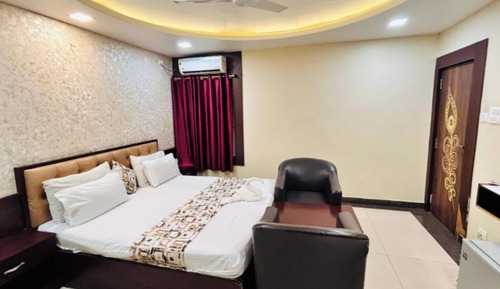 Signature Double Room, City View
