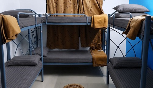 Premium 6 - Bed Male dormitory AC - 899/-