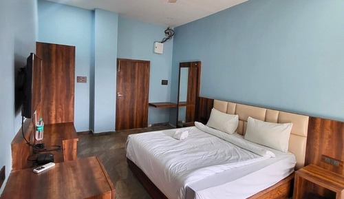 Deluxe Double Room, Patio, City View