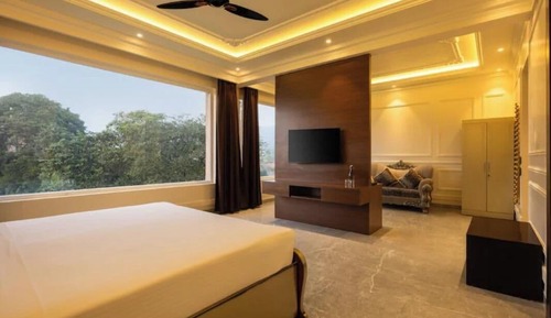 Luxury Suite, Non Smoking, Hill View