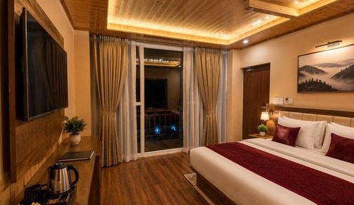 Classic Suite, Balcony, Mountain View