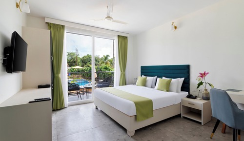 Classic Double Room, Balcony, Pool View