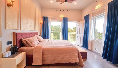 Deluxe Double Room, Garden View