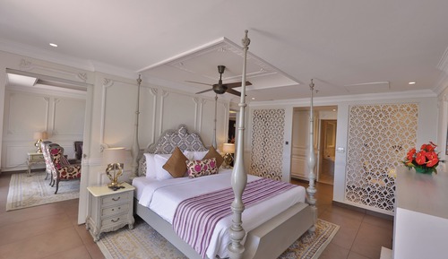 Royal Fragrant Suite with Private Terrace and Mountain view