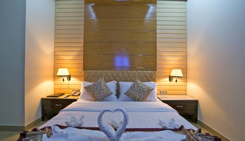 Deluxe King Room
