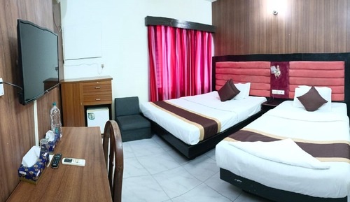 Standard Twin Room, 2 Twin Beds, Private Bathroom, Corner