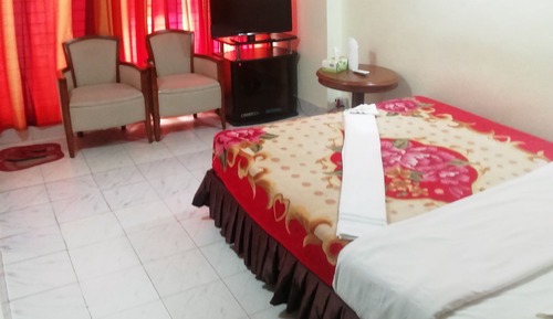 Deluxe Triple Room, Private Bathroom
