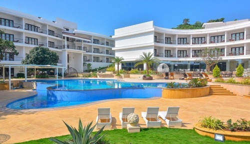 Presidential Suite, 1 King Bed, Bathtub, Pool View