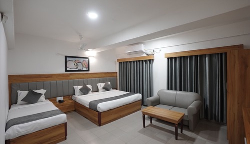 Deluxe Triple Room (with AC)