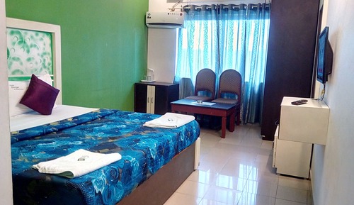 Deluxe Double Room (with AC)
