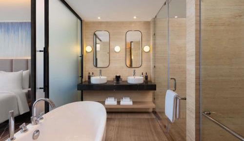 Junior King Suite with City View
