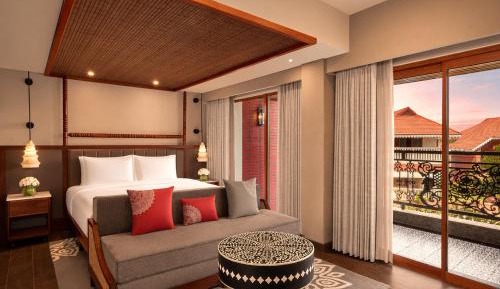 Deluxe Room with Private Balcony 