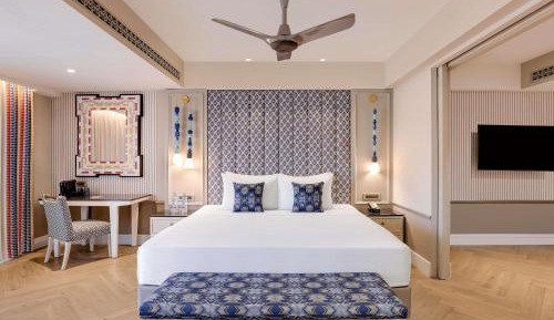 Luxury Suite with Balcony, bathtub and private jacuzzi -  - Beer Bucket 4 on arrival, INR 1000 SPA Credit, 15% Discount on Food & Beverages