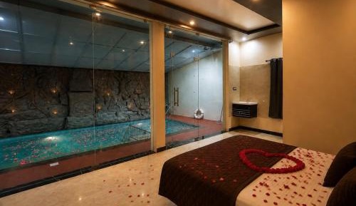 Suite with Private Pool