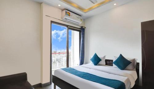 Deluxe Double Room (2 Adults + 1 Child)