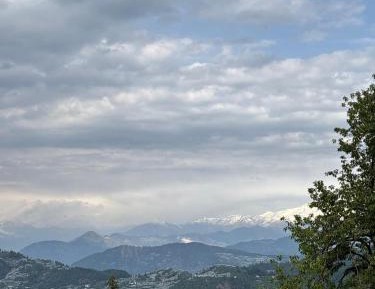 Suite with Mountain View