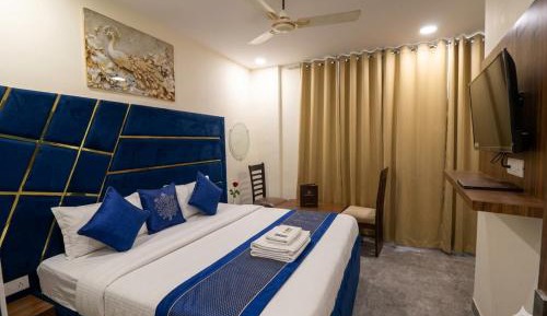 Deluxe Double Room (2 Adults + 1 Child)