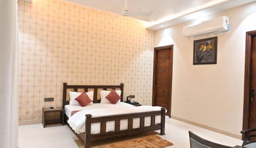 Queen Room