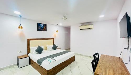 Deluxe Double Room (2 Adults + 1 Child)