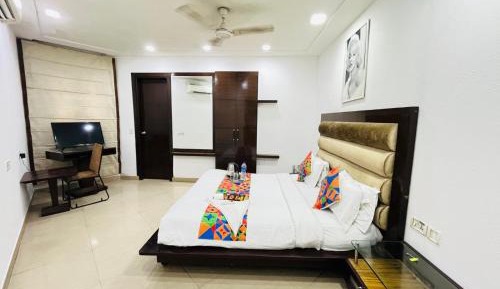 Deluxe Double Room (2 Adults + 1 Child)