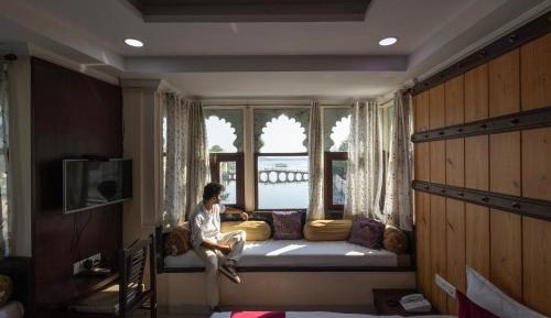 Suite with Lake View