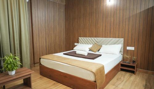 Deluxe King Suite