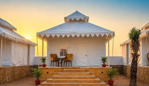 Deluxe Double Room (2 Adults + 1 Child)