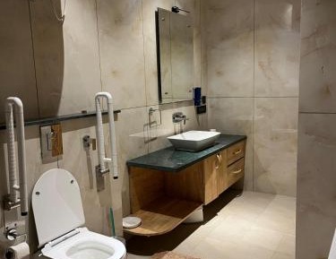 King Room with Spa Bath