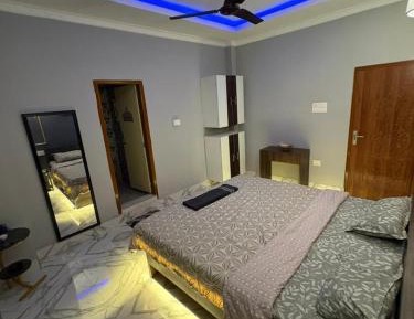 Deluxe Double Room (2 Adults + 1 Child)