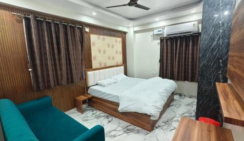 Double Room with Private Bathroom