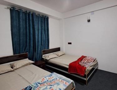 Double or Twin Room with Mountain View