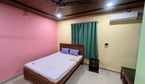 Deluxe Room (2 Adults + 1 Child)
