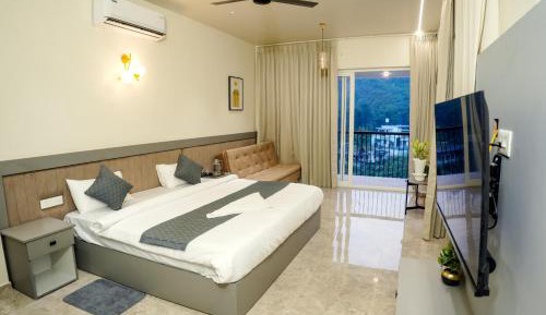 King Suite with Balcony