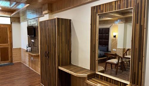 Superior King Room